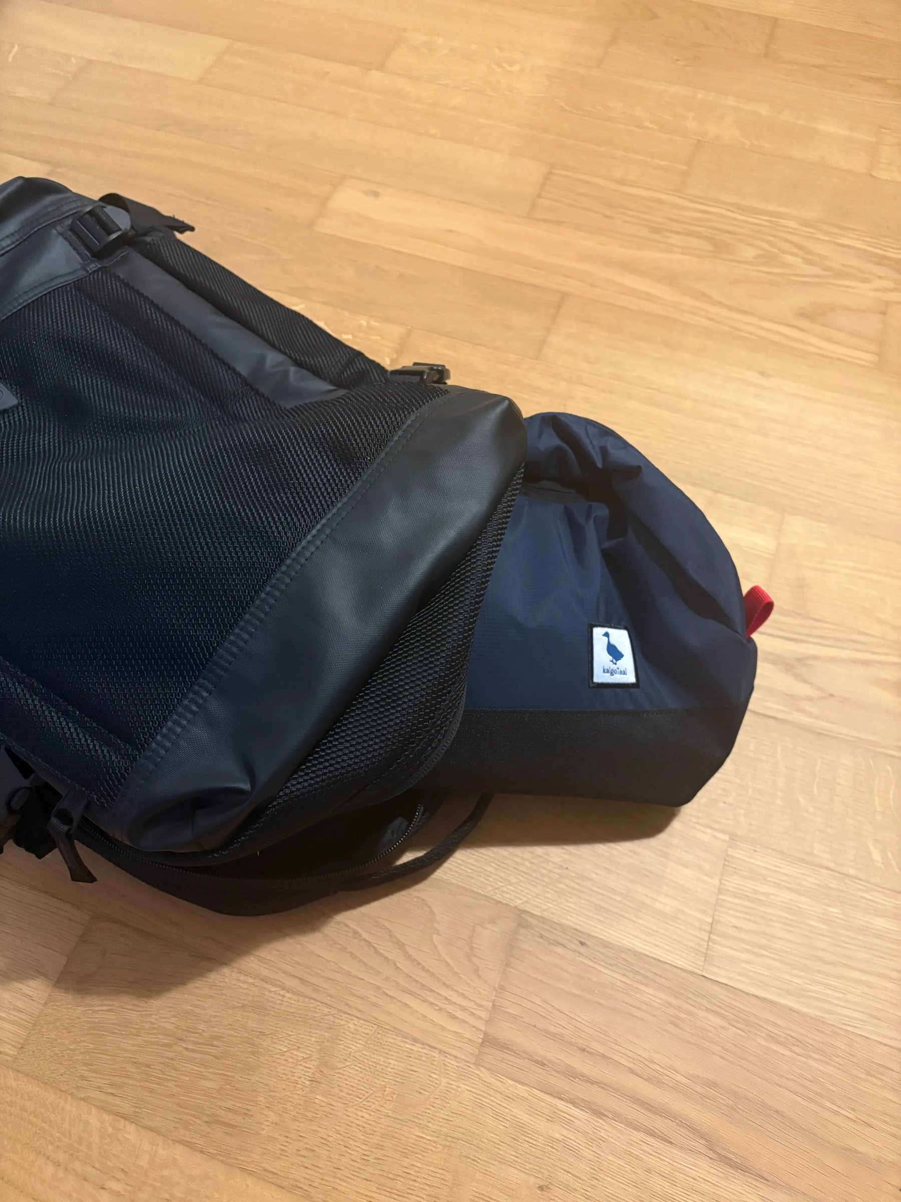 Wash bag fully closed up